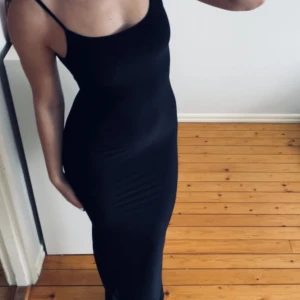 Skims dupe 🩶 - Säljer denna klänning som likar skims, säljer den då jag fick hem 2st, den är dock genomskinlig men är jätte fin till sommaren ( endast testad och lappen finns kvar ) 🩷🩷