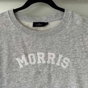 Grå Morris sweatshirt  - Superskön och fin tröja från Morris. Använd ett fåtal gånger  Strl M 🤍