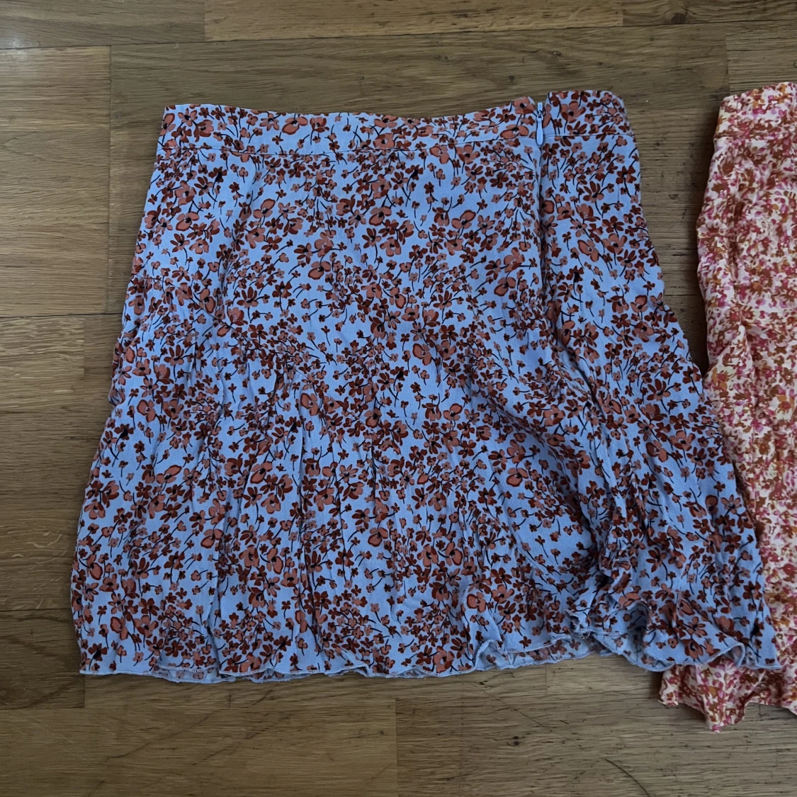 Två somriga kjolar  - 90