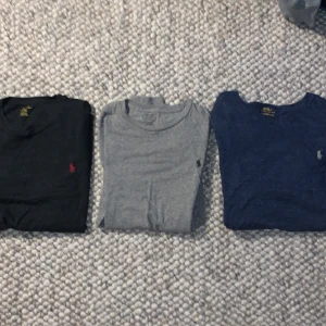 Ralph Lauren long sleeves - Diverse long sleeves från Ralph Lauren. Svarta är storlek L.  Gråa är storlek M. Blåa är storlek XL. Säljes för 125kr st