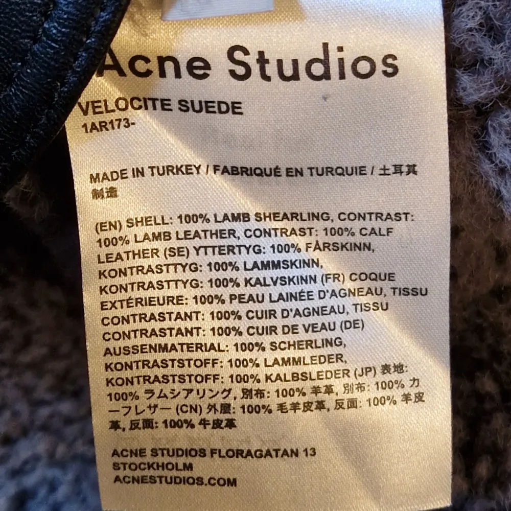 Helt oanvänd hög kvaliativ läderjacka från Acne Studios. Storlek 36. Jackor.