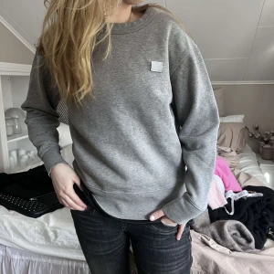 Acne tröja - Säljer denna ursnygga acne sweatshirten då den inte används :(