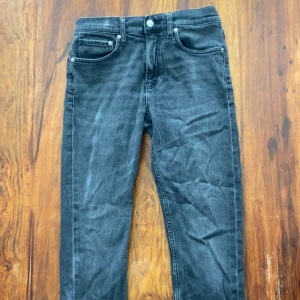Calvin Klein Jeans  - Ck Jeans i bra skick säljer eftersom storleken inte passar. Hör gärna av dig vid intresse! 🌟
