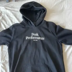 Peak performance hoodie svart