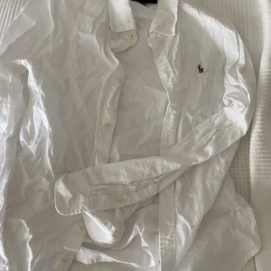 Ralph lauren skjorta  - Bra skick. Stl. 14 år   Nypris 800-900
