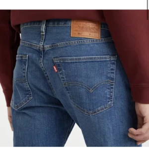 Levis jeans herr 501 - Väldigt bra skick, knappt använda. Orginalpris 1099kr