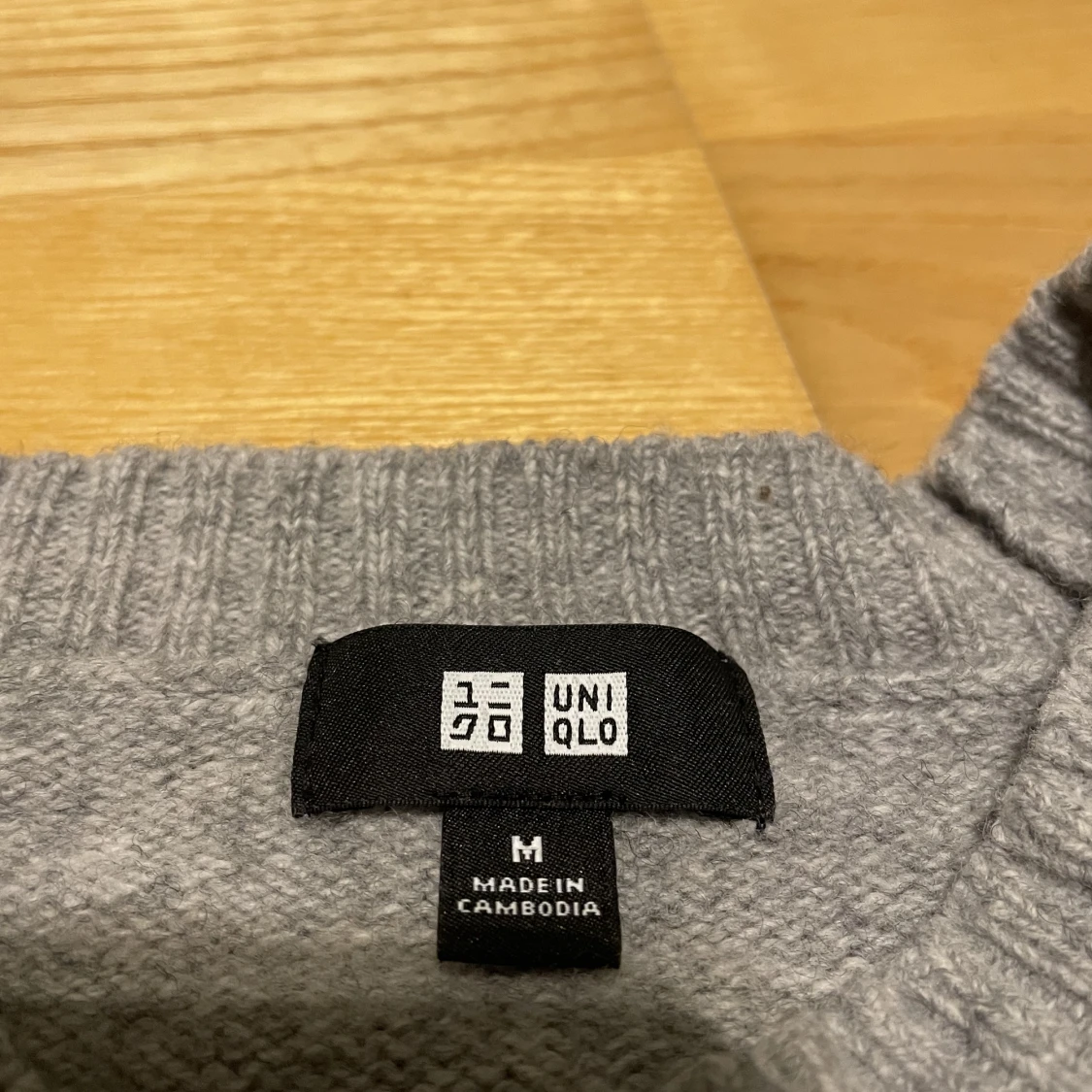 Uniqlo lambswool sweatshirt M - 90