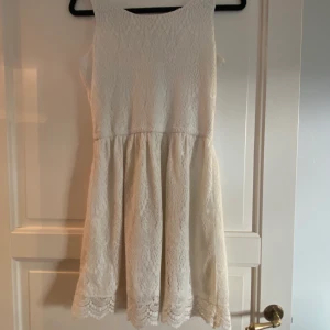 Klänning - Klänning från H&M. stl 170