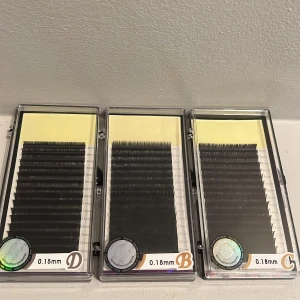 Singelfransar - Singelfransar. Alla askar för 160kr