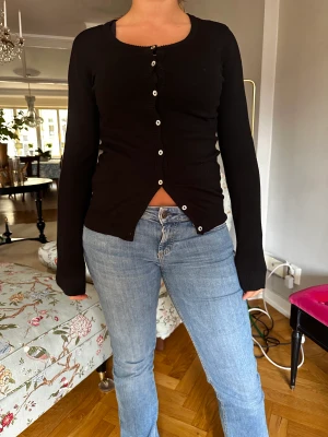 Kofta - Sjukt cool svart kofta!!