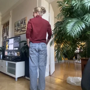 Röd polotröja - Röd polotröja i lite tjockare bomullsmaterial. Superskön och perfekt för hösten. 