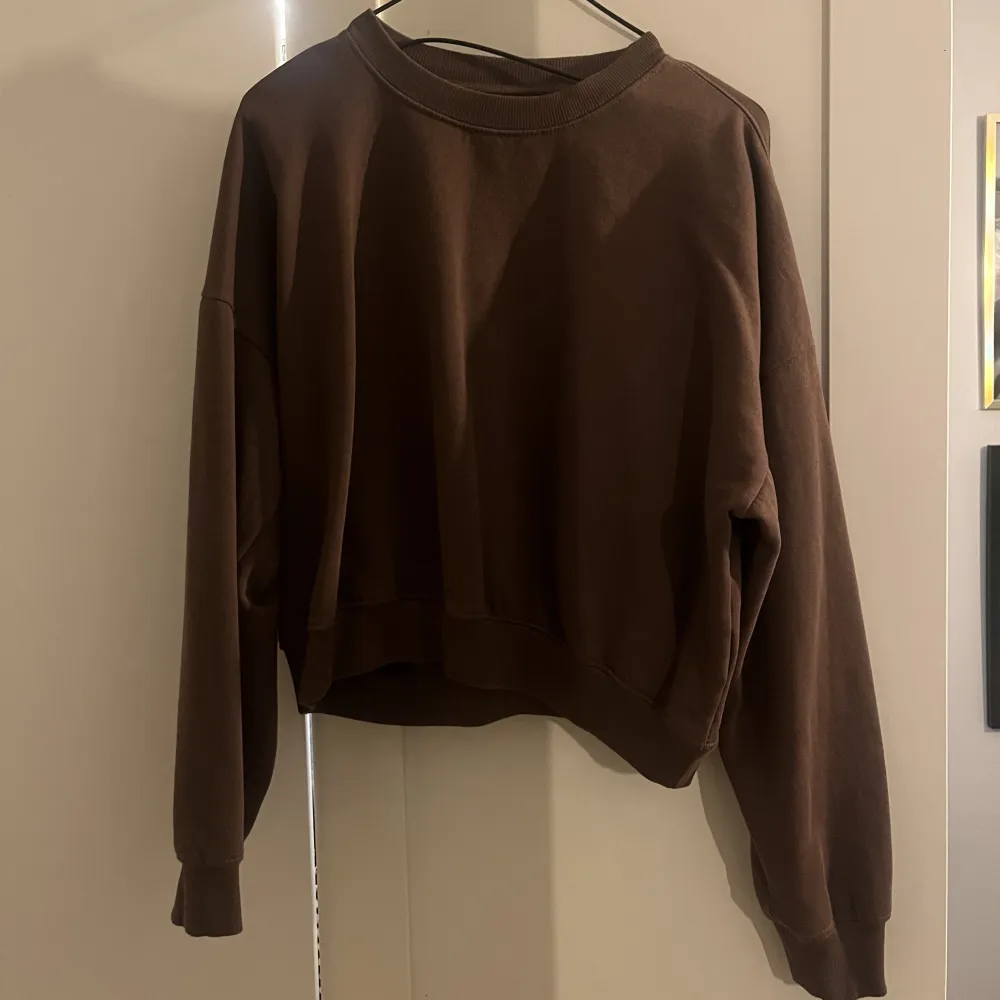 Fin och skön sweatshirt som knappt är använd från lager 157🤎 kan fraktas men då står köparen för frakt!. Hoodies.