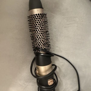 Hårfön - Hårfön från rusta, endast testad! Funkar väldigt bra. Nypris ca 199-299kr. Säljer för 70kr