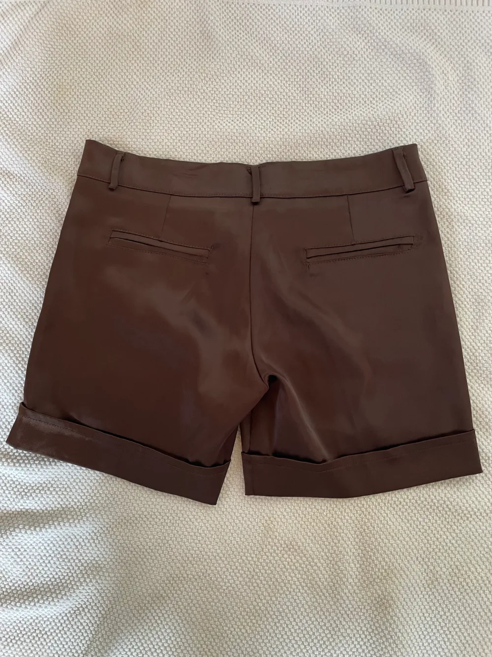 Bruna vintage shorts ! Aldrig använda, lågmidjad <33 . Shorts.