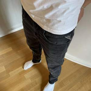 Feta Replay jeans Skick: 8/10 Ny pris: 1500kr Vårat pris: 499kr