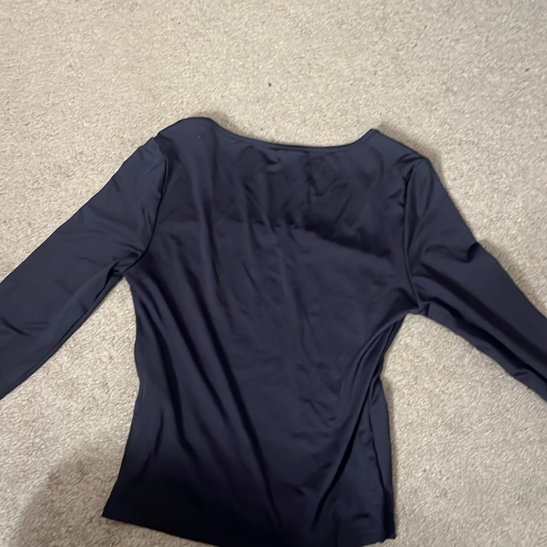 Långärmad mörk blå tröja  - 90