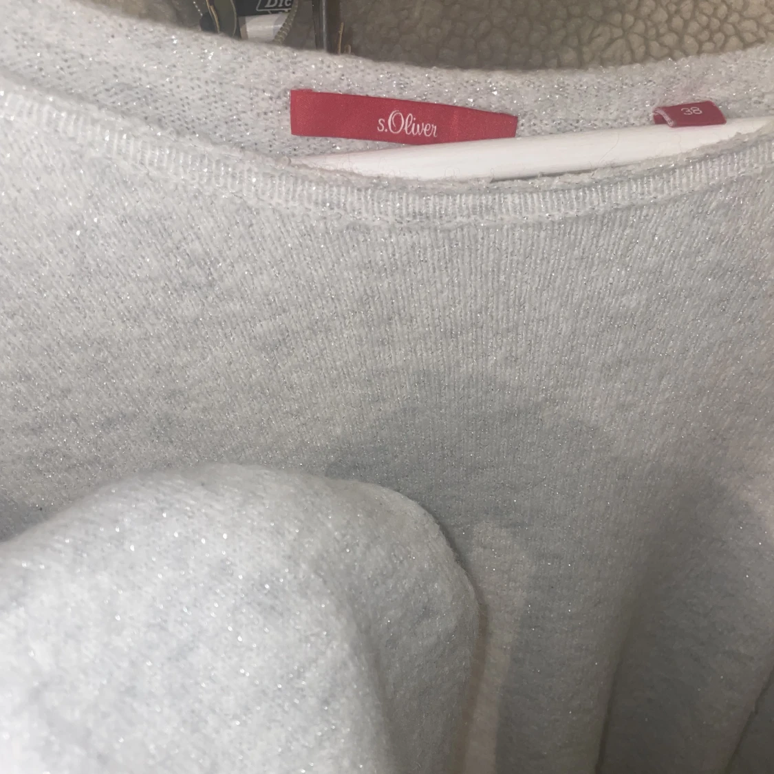 Glittrig stickad tröja  - 90