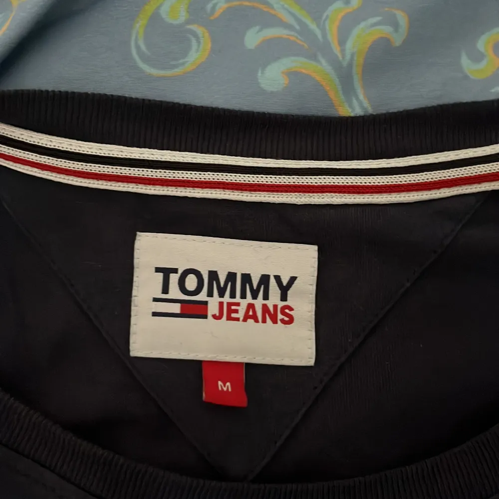 Tommy Hilfiger/jeans t shirt i storlek M. T-shirts.