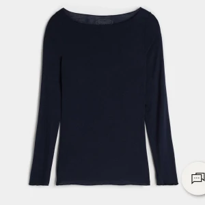 intimissimi topp - mörkblå topp från intimissimi, nypris 449kr💕💕kontakta för frågor & egna bilder!!