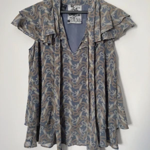 Blus mango - Mönstrad blus från mango storlek S