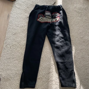 Trapstar shooters byxor - Hej säljer nu mina Trapstar byxor då jag tröttnat på stilen.