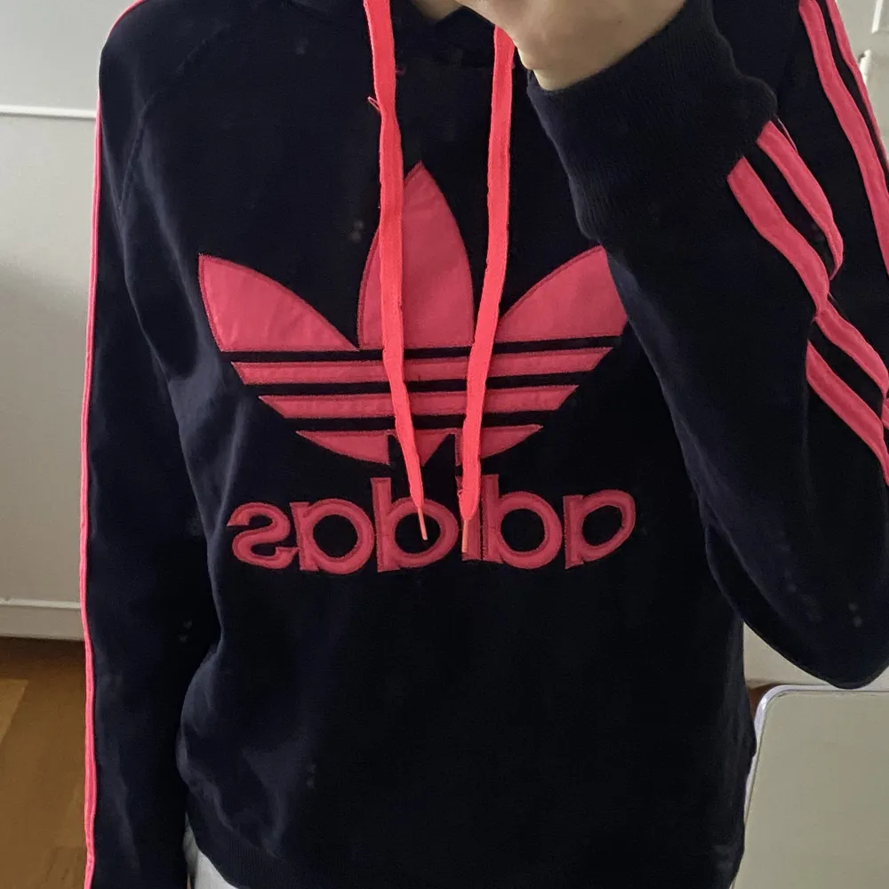 Adidas hoodie säljer pgr av jag inte använder den så mkt . Hoodies.