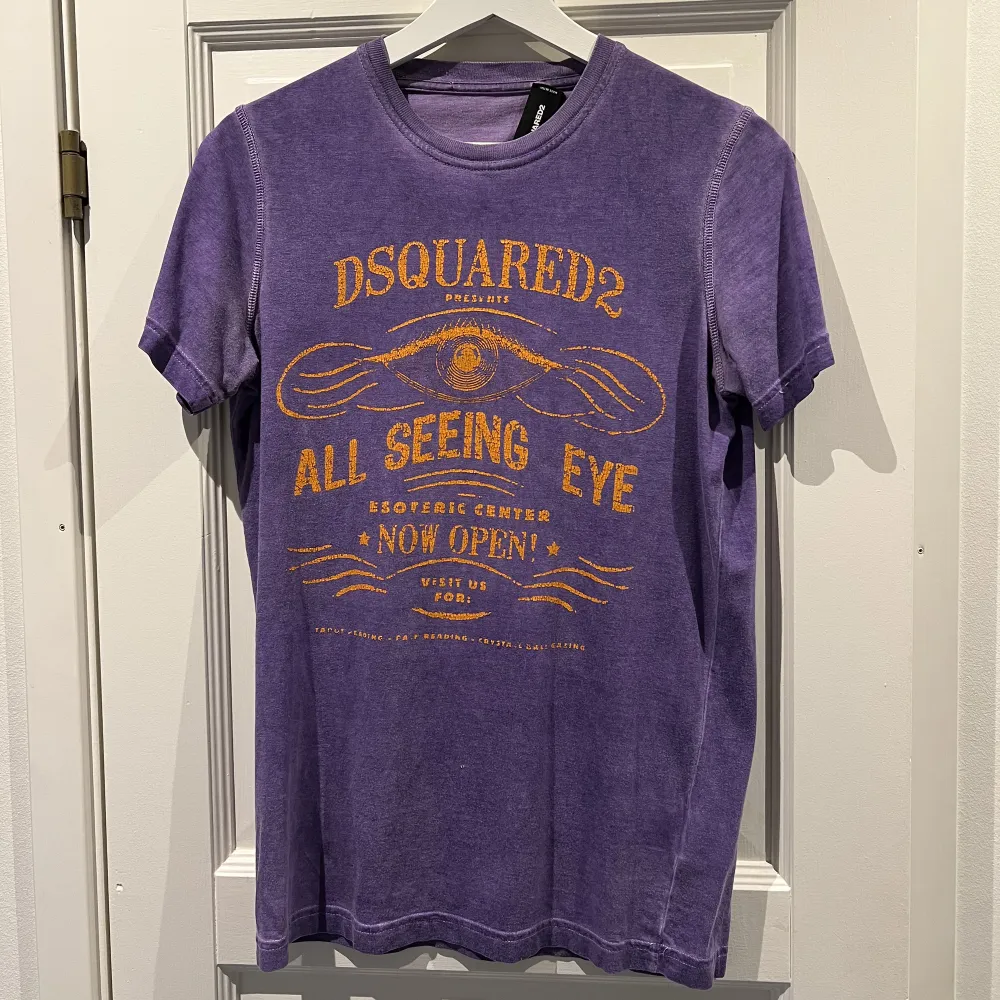 Använd äkta dsquared t-shirt. . T-shirts.