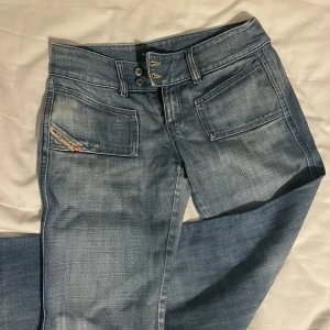 Diesel jeans - Ursnygga diesel jeans som tyvärr inte passar mig längre💕 de är ganska små i storleken men det står storlek 27 på lappen