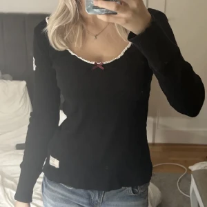 Odd molly tröja - Jättefin Odd molly tröja, som inte säljs längre. Storlek 1, som motsvarar S!! Pris kan diskuteras💕