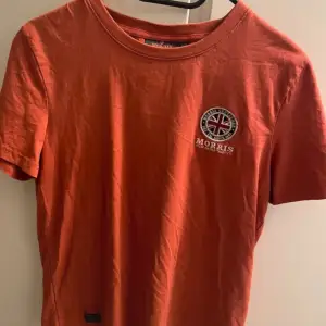 Orange Morris t-shirt, använd 1 gång.