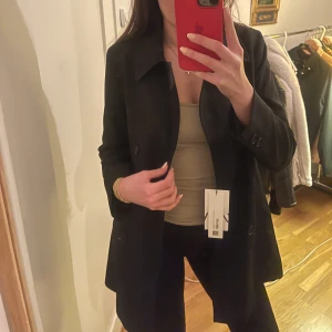Kappa - Kappa / tunn jacka / kavaj från Zara. Prislappen kvar, aldrig använd. 859kr nypris. Xs men lite större i storleken (känns som S)
