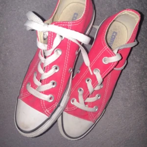 röda converse  - superfina