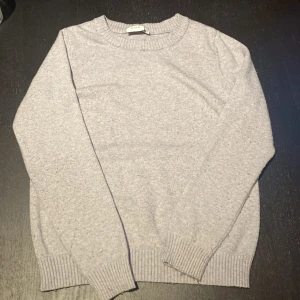 Stickad tröja 🌞 - Fin stickad tröja från VILA i storlek S