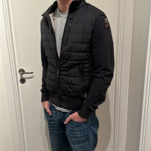 Parajumpers fleece - Säljer min Parajumpers nu för den är för liten knappt använd