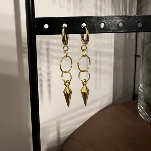 Örhängen  - Egen gjorde örhängen. 40kr + frakt 