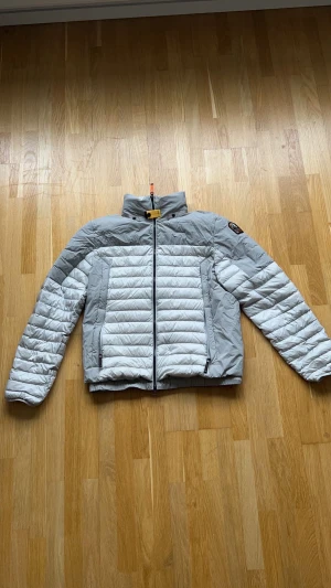 Parajumper jacka - Säljer denna feta parajumpern helt oanvänd ny pris 4500kr säljer för 2500kr