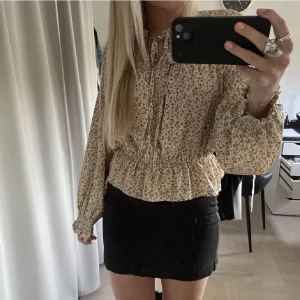 Blus - Säljer denna blus💕
