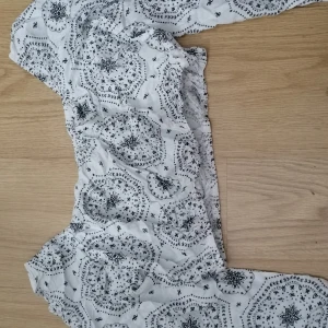 Tröja - En fin tröja som inte kommer till användning alls ❤️