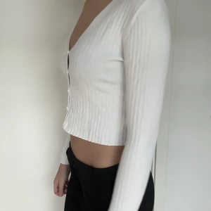 Vit topp - Söt topp från monki i bra skick 