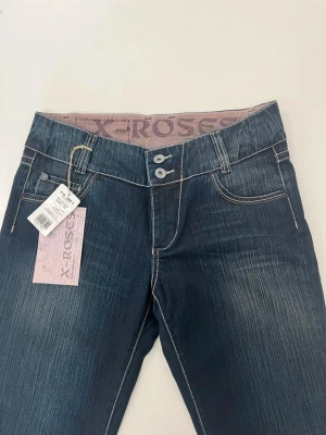 JEANS  - snygga jeans aldrig använda!! 