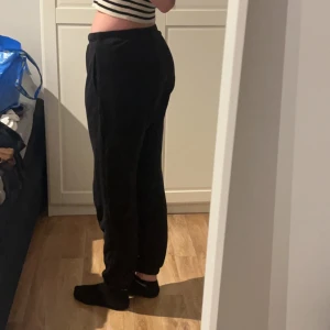 Mjukis byxor  - Mjukis byxor från Gina tricot