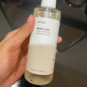 Anua Oljerengöring  - Säljer denna k-beauty oljerengöring från ”anua”, väldigt bra rengöring som innehåller bra ämnen för ansiktet men tyvärr så passade den inte min ansikts typ då jag direkt efter första gången fick en allergisk reaktion, kan tänka mig att gå ner i pris. 