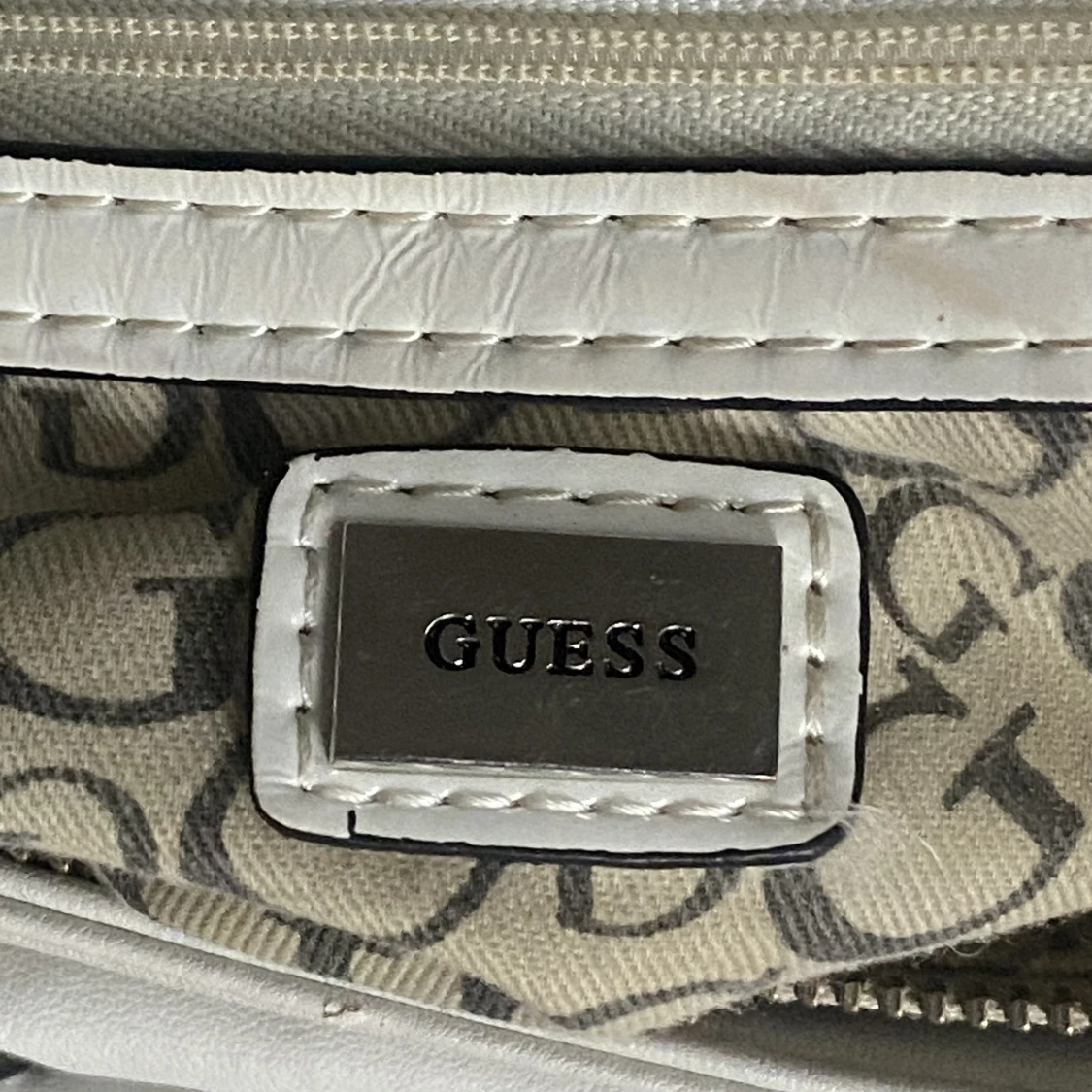 Guess väska - 91