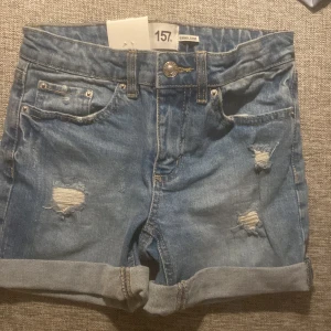 Shorts  - Ett par shorts från lager 157. Har aldrig andvänt. Storlek size 150 