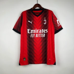 AC Milan Home fotball Jersey 23 24 🖤❤️🖤❤️ - As snygg Milan tröja. Nyskick. Passar bra med svarta jeans. Skriv för frågor eller funderingar!⬛️🟥