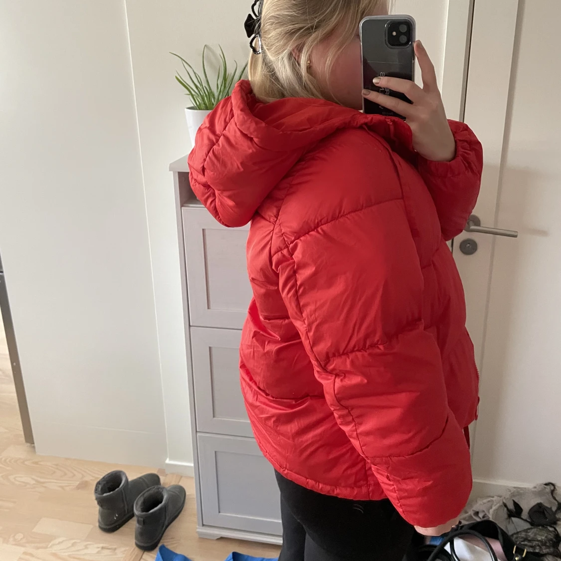 Röd h&m vinterjacka fluffig  - 91