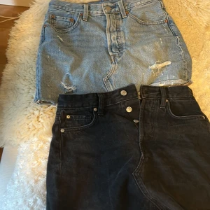 Jeans kjolar - Från Levis :70 kr Från hm:30 kr