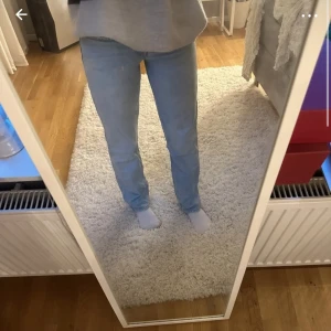 Full lengt mid rise - Storlek 36, köparen står för frakt❣️❣️
