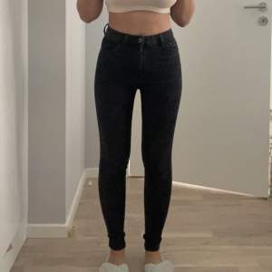 Svarta skinny jeans från Bershka