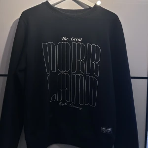 Norrland sweatshirt  - Norrland sweatshirt/ hoodie , fint skick, storlek xs men mer som S/M, 150+frakt